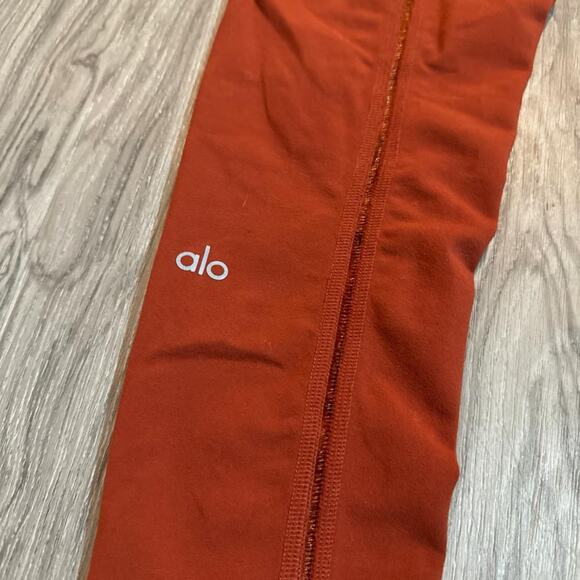 Alo Yoga Leggings - Picture 3 of 5